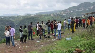 Punekars have made plans to travel to tourist spots around Pune, their hometowns and villages, and places like Mahabaleshwar, Lonavla, Kolhapur and Konkan. (HT PHOTO)
