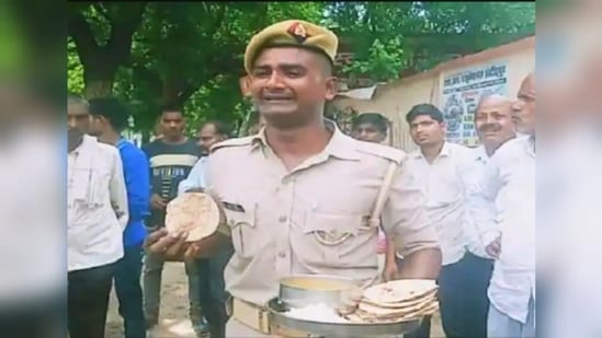 UP police constable Manoj Kumar was seen crying over the quality of mess food.(ANI)