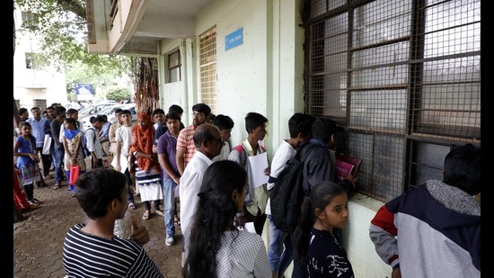 Following completion of the FYJC or Class 11 admissions, a total of 77,130 seats continue to remain vacant in the Pune and Pimpri-Chinchwad region (HT FILE PHOTO) Following completion of the FYJC or Class 11 admissions, a total of 77,130 seats continue to remain vacant in the Pune and Pimpri-Chinchwad region (HT FILE PHOTO)