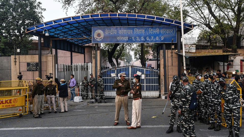 The prison department, however, did not release the names or profiles of the convicts who are stitching the Tricolour inside the jail. (HT PHOTO.) The prison department, however, did not release the names or profiles of the convicts who are stitching the Tricolour inside the jail. (HT PHOTO.)