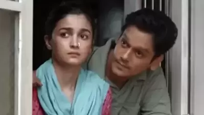 Alia Bhatt and Vijay Varma in a still from Darlings. Alia Bhatt and Vijay Varma in a still from Darlings.
