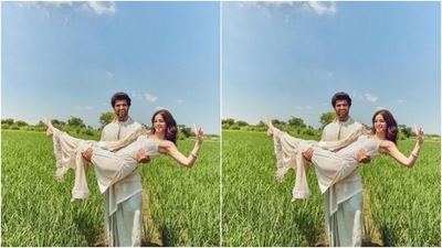 Vijay Deverakonda complemented Ananya in a white cotton bandhgala kurta and a pastel grey dhoti. (Instagram/@ananyapanday)