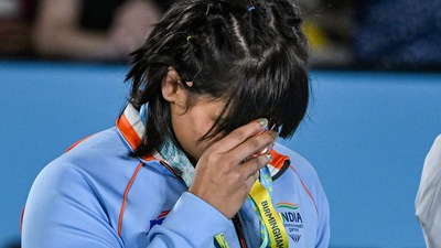 Bronze medallist Divya Kakran said she is not begging for money, she received no assistance from the Delhi government.&nbsp; (PTI)