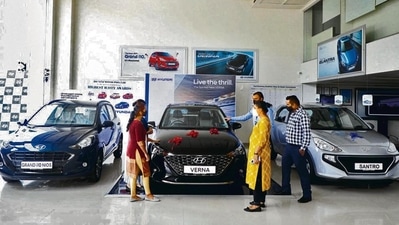 Passenger vehicle wholesales rose to 2,93,865 units in July 2022. (Representative image) Passenger vehicle wholesales rose to 2,93,865 units in July 2022. (Representative image)