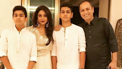 Shefali Shah with her sons Aryamaan and Marya and husband Vipul Amrutlal Shah in a picture she shared last year.