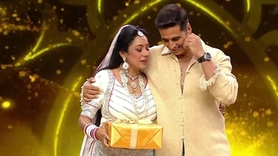 Rupali Ganguly and Akshay Kumar had a reunion on a TV show. Rupali Ganguly and Akshay Kumar had a reunion on a TV show. 