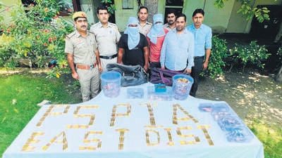 Police said the seized 2,252 live cartridges were to be delivered to a person in Lucknow. The cartridges can be used in rifles, pistols and countrymade revolvers. (HT Photo) Police said the seized 2,252 live cartridges were to be delivered to a person in Lucknow. The cartridges can be used in rifles, pistols and countrymade revolvers. (HT Photo)