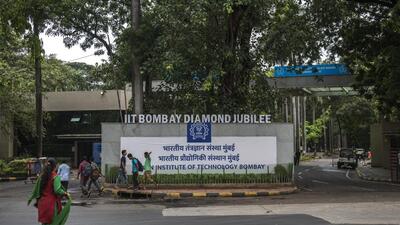 This move comes after a meeting with the fee hike committee, which has proposed a partial roll back of fees. (Satish Bate/HT Photo) This move comes after a meeting with the fee hike committee, which has proposed a partial roll back of fees. (Satish Bate/HT Photo)