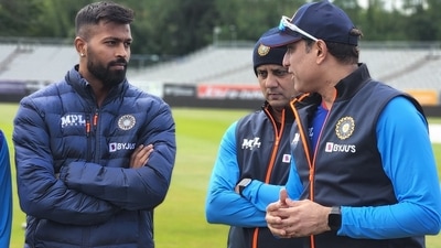 Hardik Pandya (L) with VVS Laxman (Twitter/BCCI) Hardik Pandya (L) with VVS Laxman (Twitter/BCCI)