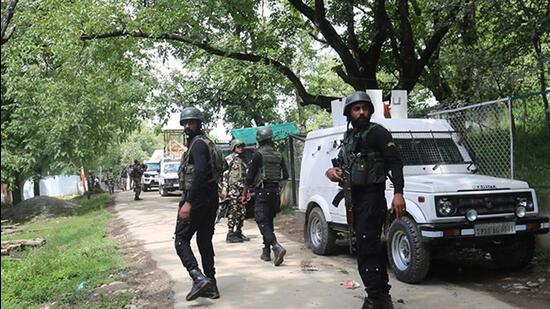 A joint post manned by Jammu and Kashmir Police and the CRPF was attacked by terrorists. (HT File Photo) A joint post manned by Jammu and Kashmir Police and the CRPF was attacked by terrorists. (HT File Photo)