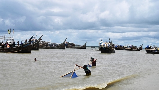 “The nine fishermen ventured into the sea for fishing on 06.08.2022 at 11 PM from Nagapattinam fishing harbour.” mentioned Tamil Nadu CM while urging the external affairs ministry for prompt action.(Representational image/AFP) “The nine fishermen ventured into the sea for fishing on 06.08.2022 at 11 PM from Nagapattinam fishing harbour.” mentioned Tamil Nadu CM while urging the external affairs ministry for prompt action.(Representational image/AFP)