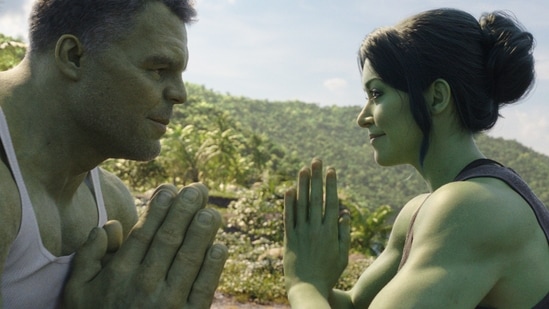 Mark Ruffalo as the Hulk and Tatiana Maslany as She-Hulk in a still from She-Hulk: Attorney at Law.