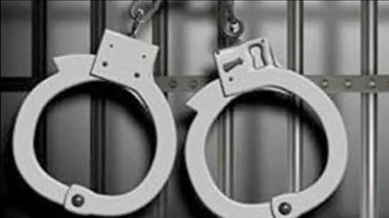 Two arrested with fake currency notes worth <span class='webrupee'>₹</span>3.40 lakh in Prayagraj