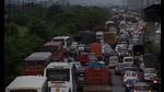 Traffic towards Pune on the Sion-Panvel Highway on Friday evening. Those travelling to Pune and Goa have been told to take an alternate route via Uran Phata, according to Navi Mumbai Traffic Police. (BACHCHAN KUMAR/HT PHOTO) Traffic towards Pune on the Sion-Panvel Highway on Friday evening. Those travelling to Pune and Goa have been told to take an alternate route via Uran Phata, according to Navi Mumbai Traffic Police. (BACHCHAN KUMAR/HT PHOTO)