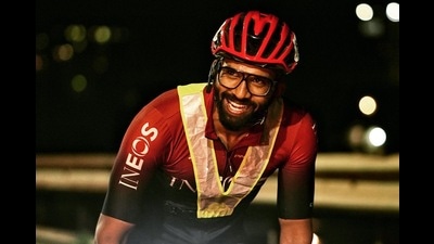 Kabir Rachure, a Kharghar advocate, completed the 5,000km cycling challenge of Race Across America in 11 days, 11 hours and 25 minutes. (HT PHOTO) Kabir Rachure, a Kharghar advocate, completed the 5,000km cycling challenge of Race Across America in 11 days, 11 hours and 25 minutes. (HT PHOTO)