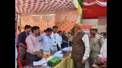 District and sessions judge Mukesh Mishra at the Rashtriya Lok Adalat in Lakhimpur on Saturday. (HT Photo)