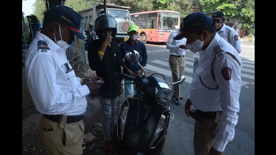Six lakh traffic violators have not paid fines totalling  ₹91Cr in Thane in the last two months. (HT FILE PHOTO FOR REPRESENTATIONAL PURPOSE ONLY)