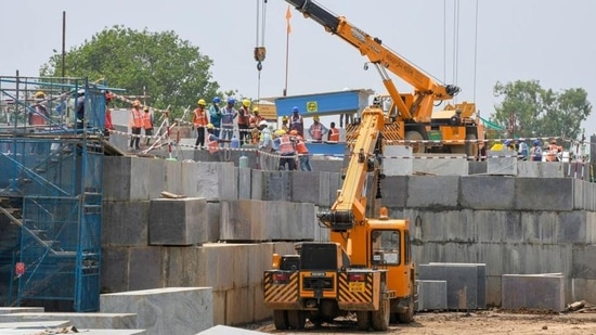 The Union government’s flagship affordable housing scheme—Pradhan Mantri Awas Yojana–Urban&nbsp;(PMAY-U)—marks a break from previous housing schemes by making serious efforts at mainstreaming alternate construction technologies.(PTI PHOTO)