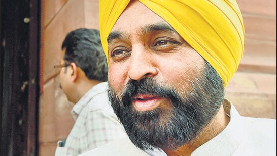 New Delhi: Punjab Chief Minister Bhagwant Mann interacts with the media, at Parliament House in New Delhi, Monday, Aug. 8, 2022. (PTI Photo/Kamal Kishore)(PTI08_08_2022_000250B) (PTI)