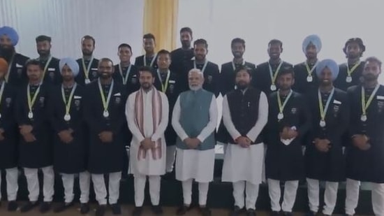 PM Modi hosts CWG contingent.&nbsp;