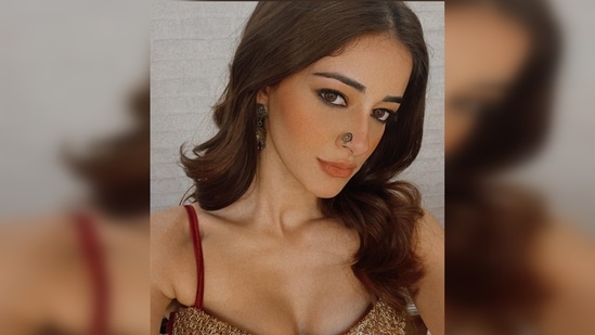 Ananya Panday's intense kohl eyes, oxidized nose pin and earrings added more charm to her look.(Instagram/@ananyapanday)