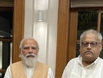 Rakesh Jhunjhunwala photographed with PM Modi. Rakesh Jhunjhunwala photographed with PM Modi.