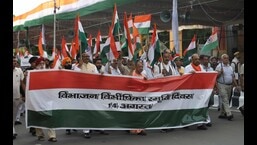 यूपी के सीएम योगी आदित्यनाथ, दो डिप्टी सीएम और अन्य रविवार को लखनऊ में साइलेंट मार्च में हिस्सा लेते हुए।  (एचटी फोटो)