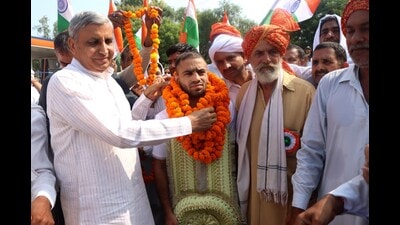 Commonwealth Games: Gold medalist boxer Amit Panghal gets hero’s welcome (HT Photo)
