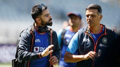 Virat Kohli (L) with Rahul Dravid (Action Images via Reuters)
