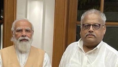 Rakesh Jhunjhunwala photographed with PM Modi. Rakesh Jhunjhunwala photographed with PM Modi. 