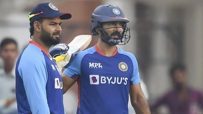 Rishabh Pant; Dinesh Karthik