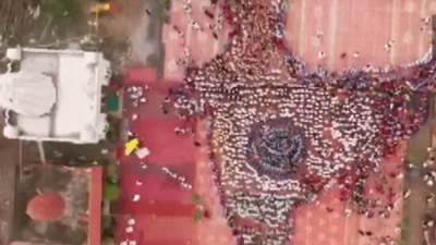 Indore sees World Book of Records for largest human chain forming India's map (ANI)