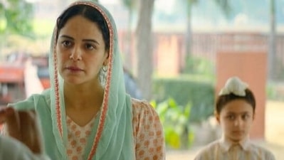 Mona SIngh in a still from Laal Singh Chaddha.