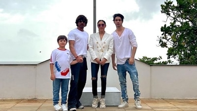 Shah Rukh Khan and Gauri Khan with their songs Aryan and AbRam. Shah Rukh Khan and Gauri Khan with their songs Aryan and AbRam.