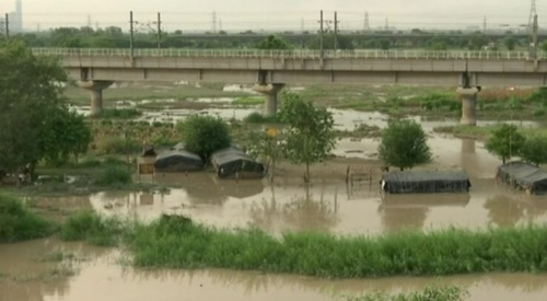 Overflowing Yamuna river inundates low-lying areas (ANI)