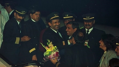 Indian Airlines flight 814 with 180 people on board was hijacked by a group of men in ski masks, later linked to al Qaeda Indian Airlines flight 814 with 180 people on board was hijacked by a group of men in ski masks, later linked to al Qaeda