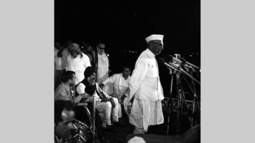 When Morarji Desai took the office of the prime minister on March 24, 1977, he became the first non-Congress politician to occupy the pos When Morarji Desai took the office of the prime minister on March 24, 1977, he became the first non-Congress politician to occupy the pos