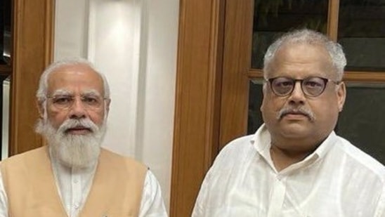 Rakesh Jhunjhunwala photographed with PM Modi.&nbsp;