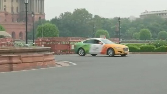 The revamped car of the Gujarat man in the theme of Tricolour in Delhi. (Screengrab/ANI video) The revamped car of the Gujarat man in the theme of Tricolour in Delhi. (Screengrab/ANI video)