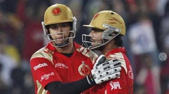 Ross Taylor with Virat Kohli