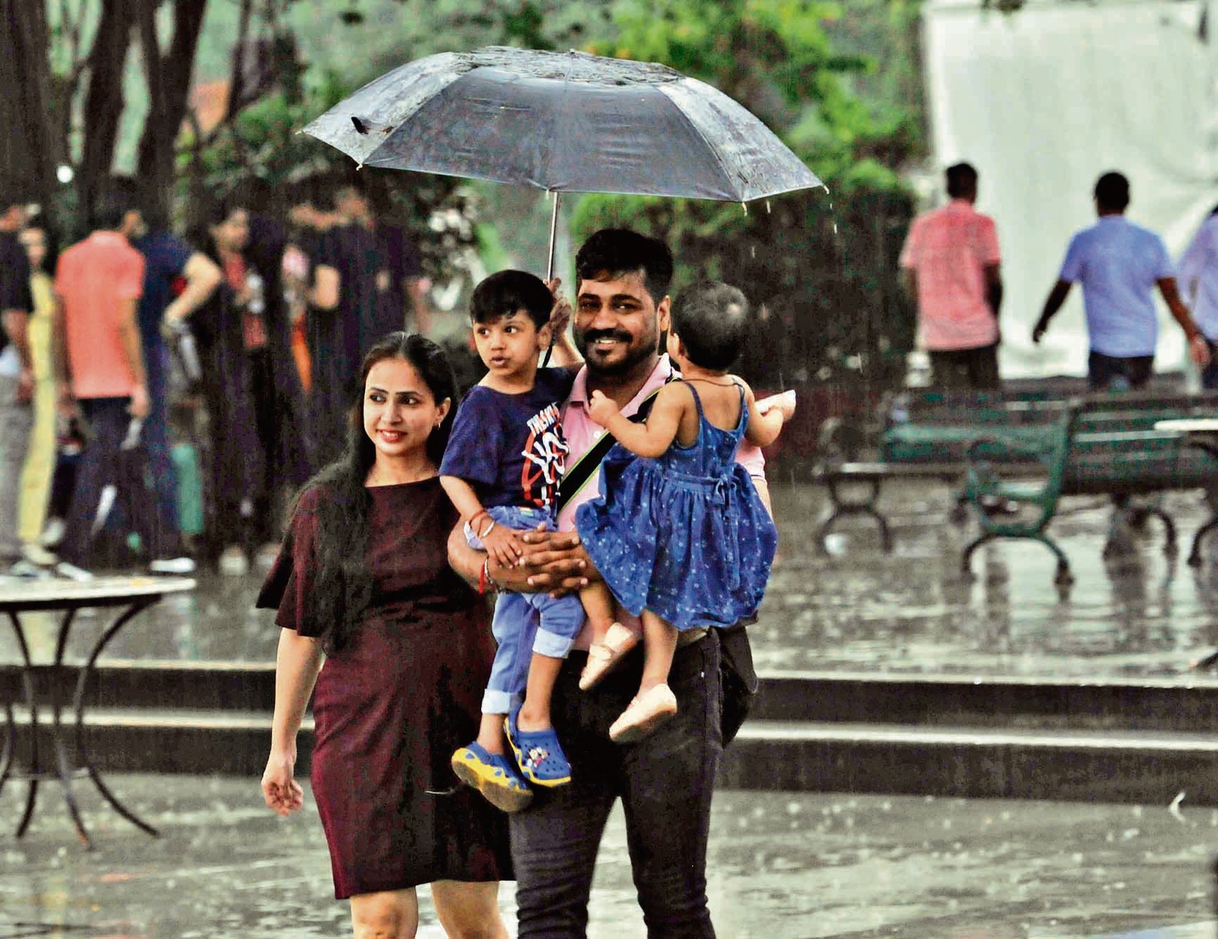 Many regions in Karnataka are expected to receive light to very light showers, while others are forecasted to remain dry, latest estimates said. (Keshav Singh/HT) Many regions in Karnataka are expected to receive light to very light showers, while others are forecasted to remain dry, latest estimates said. (Keshav Singh/HT)