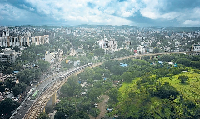 An aerial view of metro rail passing from Karve Road towards Vanaz, Paud road. (Pratham Gokhale/HT Photo) An aerial view of metro rail passing from Karve Road towards Vanaz, Paud road. (Pratham Gokhale/HT Photo)