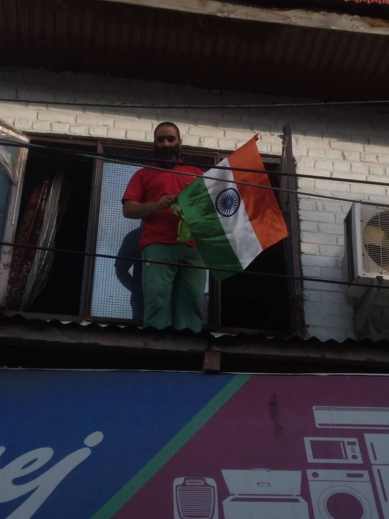 The Trianga was hoisted at the houses of active terrorists Gowhar Manzoor Mir in Tral's Hardumir village in Pulwama.