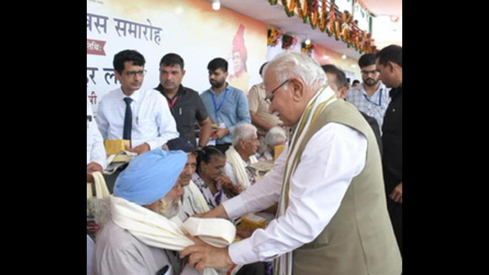 हर हरियाणवी को प्रधानमंत्री के पांच वादों को पूरा करने का संकल्प लेना चाहिए: खट्टर हर हरियाणवी को प्रधानमंत्री के पांच वादों को पूरा करने का संकल्प लेना चाहिए: खट्टर