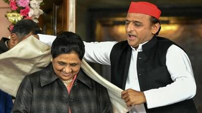 Samajwadi Party president Akhilesh Yadav (right) Bahujan Samaj Party chief Mayawati. (AP File Photo) Samajwadi Party president Akhilesh Yadav (right) Bahujan Samaj Party chief Mayawati. (AP File Photo)