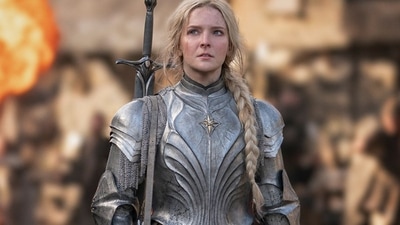 Morfydd Clark plays Galadriel in Lord of the Rings: The Rings of Power.