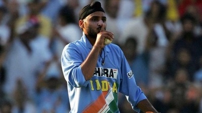 Harbhajan Singh (Twitter)
