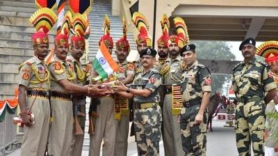 BSF officials and jawans celebrate 76th Independence Day at Wagah Border. (Sameer Sehgal/ Hindustan Times) BSF officials and jawans celebrate 76th Independence Day at Wagah Border. (Sameer Sehgal/ Hindustan Times)