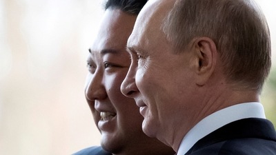 FILE PHOTO: Russian President Vladimir Putin and North Korea's leader Kim Jong Un pose for a photo during their meeting in Vladivostok, Russia. (REUTERS)