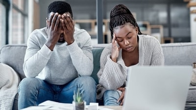6 sign of an emotionally draining relationship and tips to deal with it (Unsplash)
